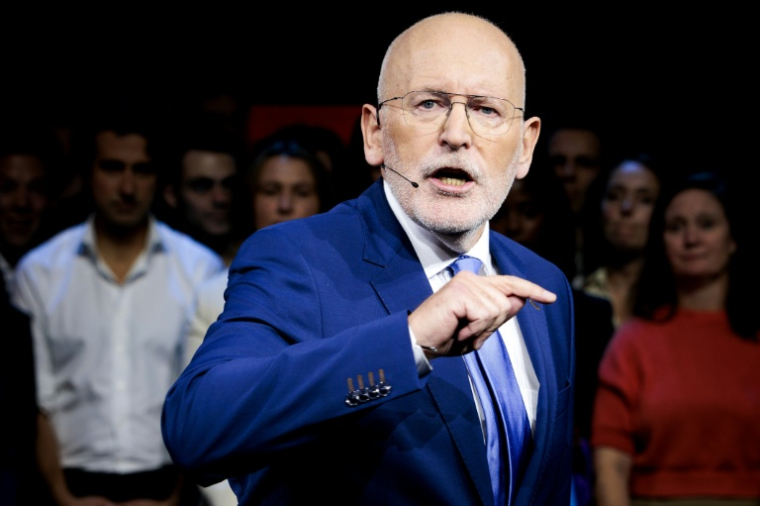 Le chef de l'alliance de gauche Verts/Travaillistes, Frans Timmermans, prononce un discours à Rotterdam, aux Pays-Bas, le 27 septembre 2025 ( ANP / Ramon van Flymen )
