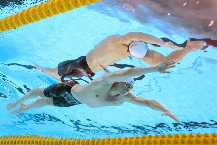 Vue sous-marine du Français Maxime Grousset lors d’une série du 100 m nage libre aux Championnats du monde, à Singapour, le 30 juillet 2025 ( AFP / FRANCOIS-XAVIER MARIT )