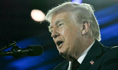 Le président américain lors d'un discours devant des élus républicains à Washington le 25 mars 2026 ( AFP / Jim WATSON )