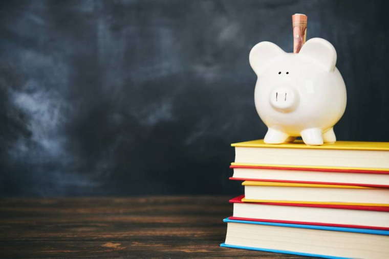 Allocation rentrée scolaire : pour qui ? Comment en bénéficier ? Quand la recevoir ? / iStock.com - CatLane