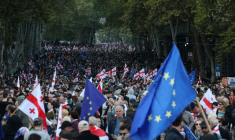 Manifestation contre le pouvoir à Tbilissi, lors des élections locales, le 4 octobre 2025 en Géorgie ( AFP / Giorgi ARJEVANIDZE )