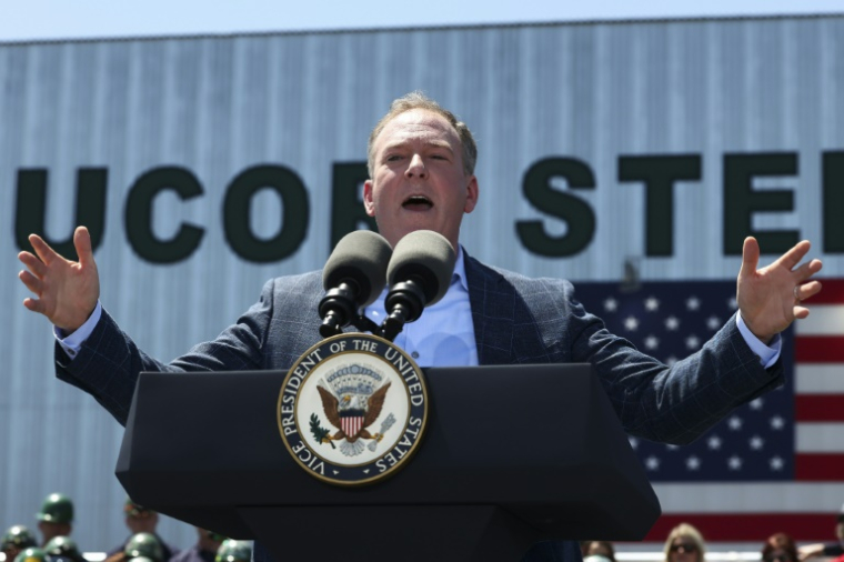 Le patron de l'Agence fédérale américaine de protection de l'environnement (EPA), Lee Zeldin à Huger, en Caroline du Sud, aux Etats-Unis, le 1er mai 2025 ( POOL / Kevin Lamarque )