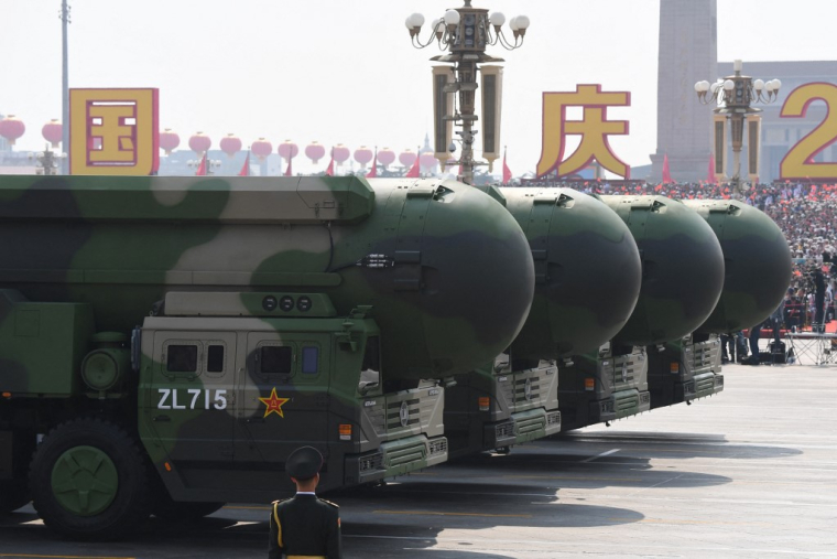 Des missiles ballistiques intercontinentaux chinois DF-41, lors d'un défilé à Beijing, en 2019 (illustration) ( AFP / GREG BAKER )