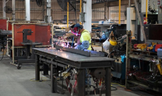 Un atelier de soudure à l'usine Calder Brothers de Taylors, en Caroline du Sud