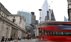 GRANDE-BRETAGNE: LA BOE RELÈVE SON TAUX D'UN DEMI-POINT MALGRÉ LE RISQUE D'UNE RÉCESSION LONGUE