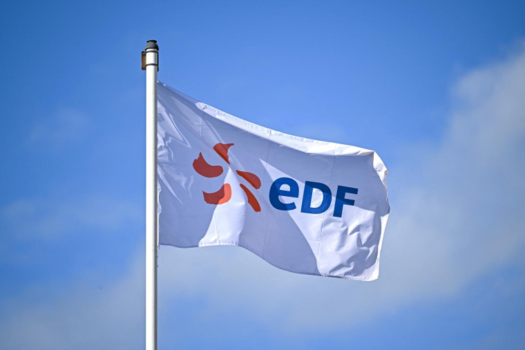 EDF connaît des difficultés financières à cause d'un recul record de sa production électrique ( AFP / SAMEER AL-DOUMY )