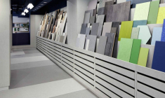 Tarkett est un fabricant de revêtements de sols (sols vinyle, linoléum, moquettes, parquets, etc.) et de surfaces sportives. (© Tarkett)