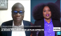 Tchad, les habitants tentent de renforcer les berges de la rivière Chari