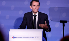 Alexandre Bompard, à la tête du géant de la distribution Carrefour depuis 2017, ici à l'assemblée générale du 28 mai 2025 ( AFP / STEPHANE DE SAKUTIN )