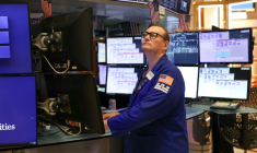Un opérateur à la Bourse de New York, le 15 août 2025 ( AFP / TIMOTHY A. CLARY )