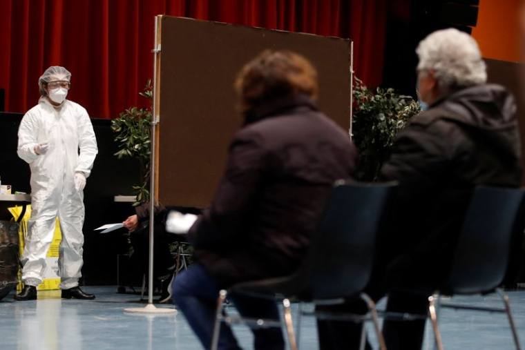 CORONAVIRUS: PRÈS DE 20.000 CAS SUPPLÉMENTAIRES EN FRANCE EN 24 HEURES