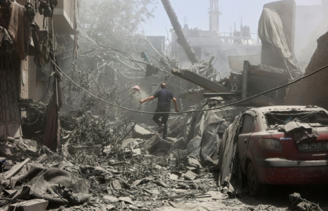 Après un bombardement israélien sur la ville de Gaza, le 31 mai 2025 ( AFP / Omar AL-QATTAA )