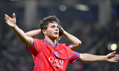 Le PSG fait le spectacle à Toulouse et prend les rênes de la Ligue 1