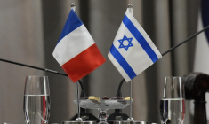 ( POOL / CHRISTOPHE ENA )