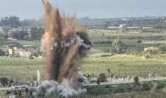 Israël bombarde un pont dans le sud du Liban, le 22 mars 2026 ( AFP / Kawnat HAJU )