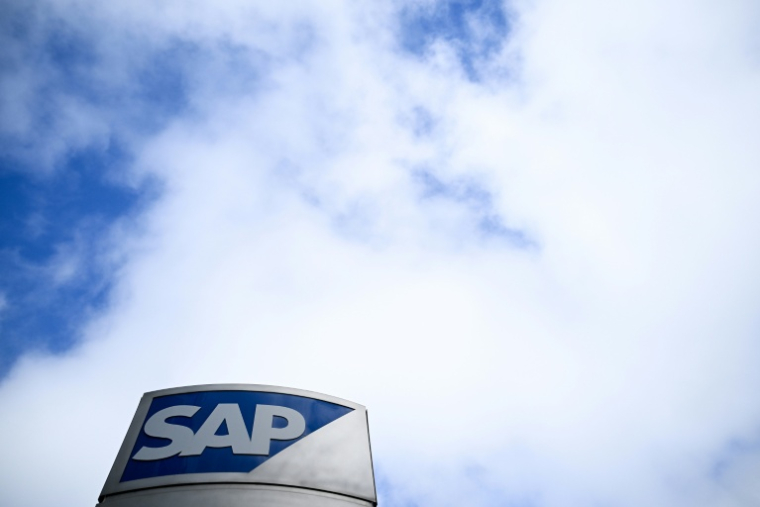 Le logo du géant allemand des logiciels SAP sur le siège social de l'entreprise à Walldorf en Allemagne le 25 février 2026 ( AFP / Kirill KUDRYAVTSEV )