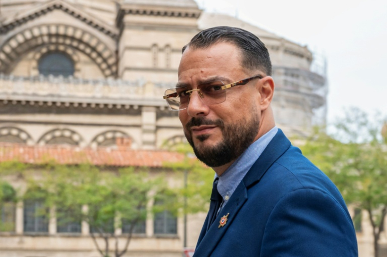 Sébastien Delogu, député "La France Insoumise - Nouveau Front Populaire", arrive pour une audition au commissariat de l'Évêché à Marseille, le 27 août 2026. ( AFP / Miguel MEDINA )