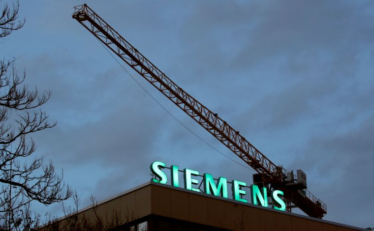 SIEMENS RELÈVE À NOUVEAU SES PRÉVISIONS ANNUELLES