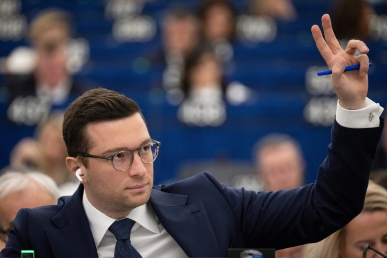 Le président du Rassemblement National (RN) et député européen Jordan Bardella (c) lors d'une session plénière au Parlement européen à Strasbourg, le 29 avril 2026 dans le Bas-Rhin ( AFP / SEBASTIEN BOZON )