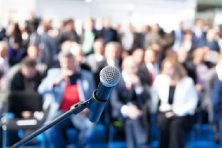 Après deux ans de pandémie de Covid-19, l'heure était aux retrouvailles entre les entreprises et leurs actionnaires. (Crédits photo : Adobe Stock - )