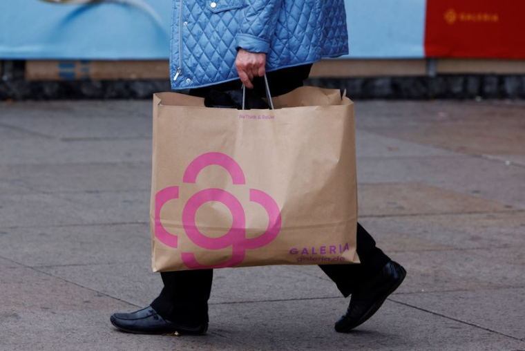 Une personne fait ses courses à Berlin