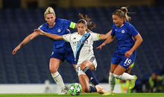 Le Paris FC se fait écraser par Chelsea