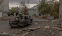 Ure rue de Kourakhové, en Ukraine, le 2 octobre 2024. ( AFP / ROMAN PILIPEY )