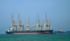 Un tanker au port de Khor Fakkan, aux Emirats arabes unis, le 23 juin 2025 ( AFP / Giuseppe CACACE )