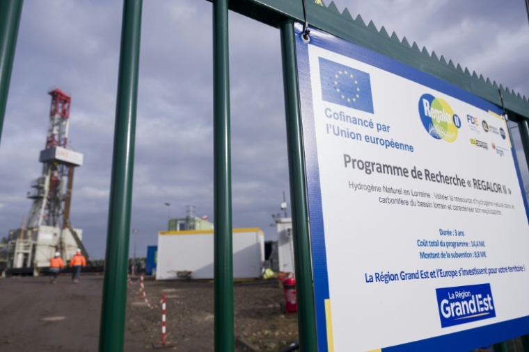 Le site de forage du projet REGALOR II, piloté par Française de l’Énergie, le 23 janvier 2026 à Pontpierre, en Moselle ( AFP / Jean-Christophe VERHAEGEN )