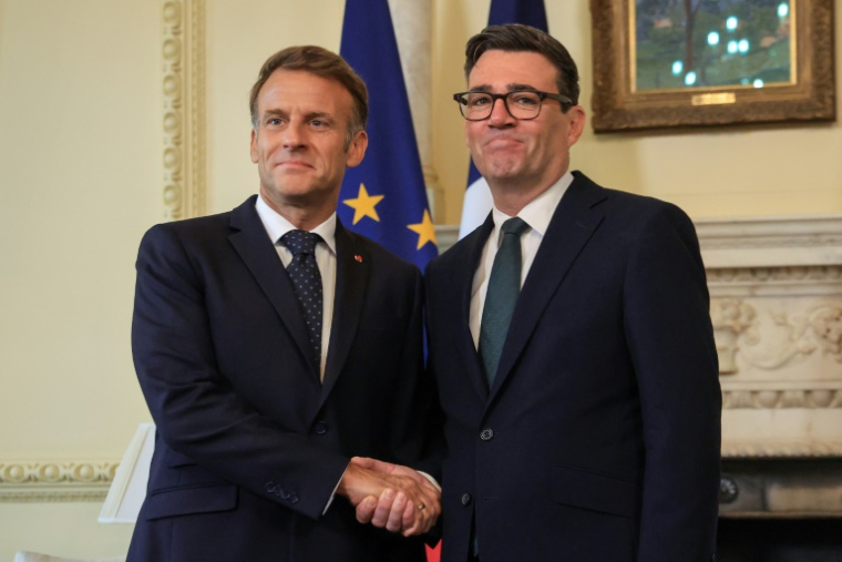 Le Premier ministre britannique Andy Burnham (D) et le président français Emmanuel Macron, le 3 septembre 2026 à Londres ( AFP / Ludovic MARIN )