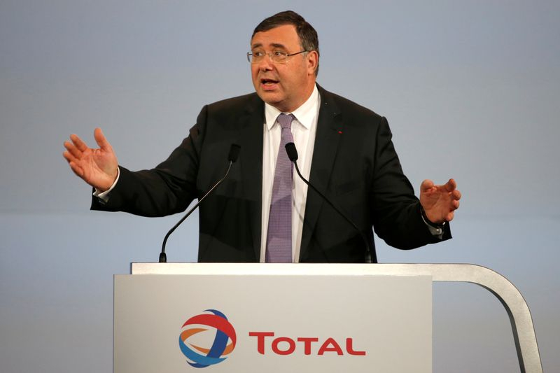 PLAINTE CONTRE LE PDG DE TOTAL SUR L'IMPLANTATION À POLYTECHNIQUE
