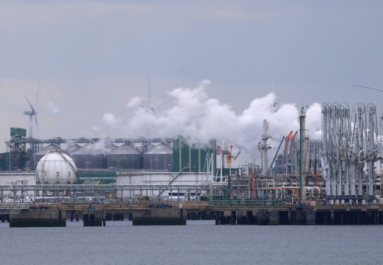 Un terminal gazier dans le port de Rotterdam