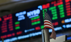 Un drapeau à la Bourse de New York le 13 juin 2025 ( AFP / ANGELA WEISS )