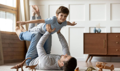 Découvrez comment Stéphane et Magalie préparent l’avenir financier de leur fils mineur en diversifiant les placements: Livret A, compte-titres, assurance-vie…