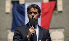 Gabriel Attal à Mur-de-Barrez (Aveyron) le 22 mai 2026  ( AFP / Ed JONES )