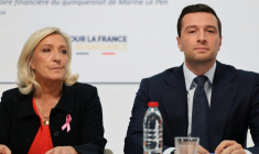 Marine Le Pen (g), candidate du Rassemblement national (RN) à  la présidentielle de 2027, et Jordan Bardella, président du RN, lors d’une conférence de presse pour présenter le contre-budget du parti pour 2027, le 6 octobre 2026 à Paris ( AFP / MEHDI FEDOUACH )