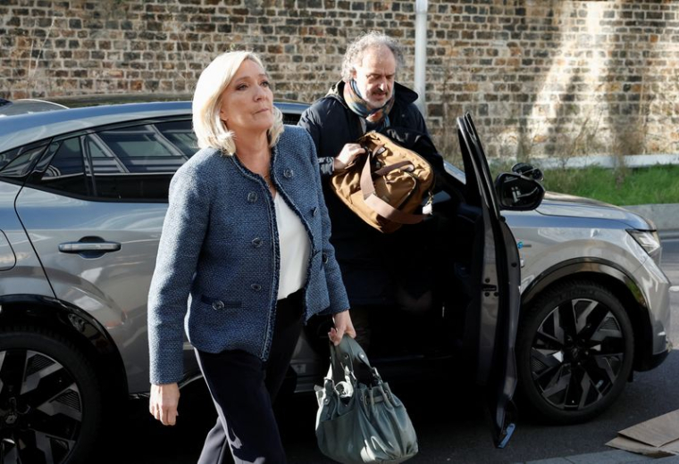 Verdict du procès concernant les accusations de détournement de fonds de l'UE par la dirigeante d'extrême droite française Marine Le Pen et le parti RN, à Paris