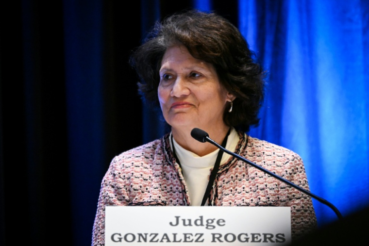 La juge Yvonne Gonzalez Rogers, lors d'une table ronde à la réunion annuelle de printemps de l'American Bar Association (ABA) consacrée au droit de la concurrence, à Washington, le 2 avril 2025 ( AFP / Drew ANGERER )