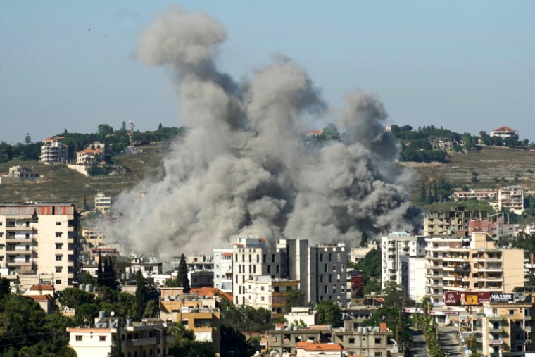 La fumée d'une frappe aérienne israélienne sur Nabatiyé, dans le sud du Liban, le 20 juin 2026 ( AFP / Abbas FAKIH )