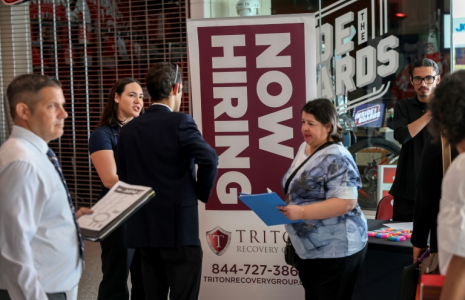 Un forum pour l'emploi organisé à Sunrise en Floride, le 30 avril 2025 ( GETTY IMAGES NORTH AMERICA / JOE RAEDLE )