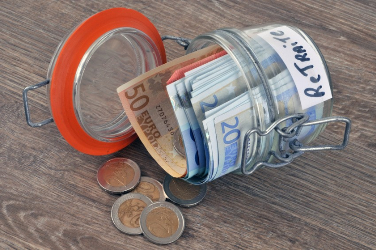 Les hauts revenus cotiseront moins pour leur retraite (Crédit photo : Fotolia)