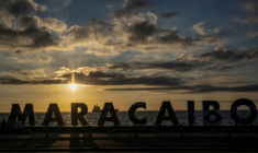 Un pétrolier ancré sur le lac Maracaibo, au Venezuela, le 7 janvier 2026 ( AFP / Maryorin Mendez )