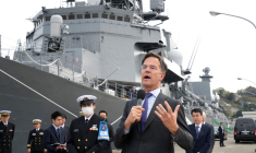Mark Rutte à Yokosuka, au Japon, le 8 avril 2025. ( AFP / KAZUHIRO NOGI )