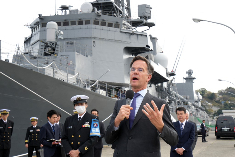 Mark Rutte à Yokosuka, au Japon, le 8 avril 2025. ( AFP / KAZUHIRO NOGI )