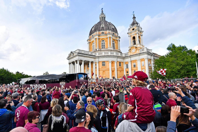 Les supporters du Torino ont passé leur dimanche dans la rue