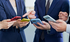 La location longue durée se développe comme alternative à l’achat d’un smartphone, mais cela n’est pas toujours rentable. ( crédit photo : Shutterstock )