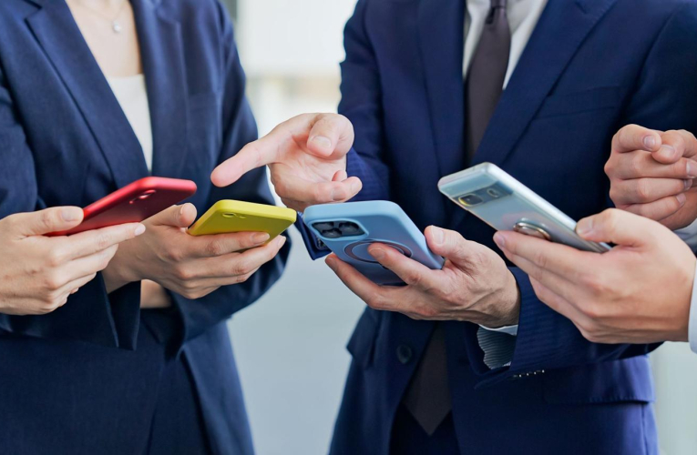 La location longue durée se développe comme alternative à l’achat d’un smartphone, mais cela n’est pas toujours rentable. ( crédit photo : Shutterstock )