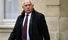 François Patriat, président du groupe macroniste au Sénat, à Matignon le 26 novembre 2024 ( AFP / JULIEN DE ROSA )