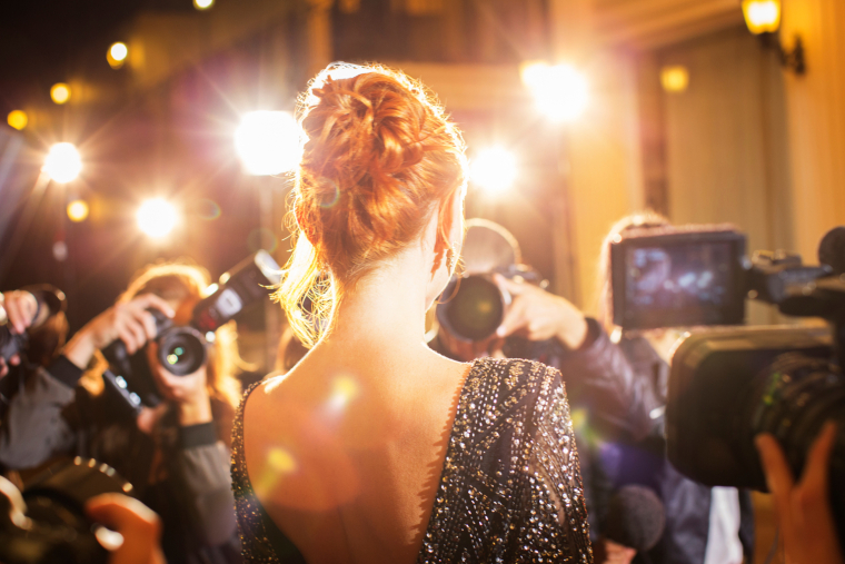 Les marques de luxe sont prêtes à payer des fortunes pour promouvoir leurs produits. Crédit photo : Adobe Stock