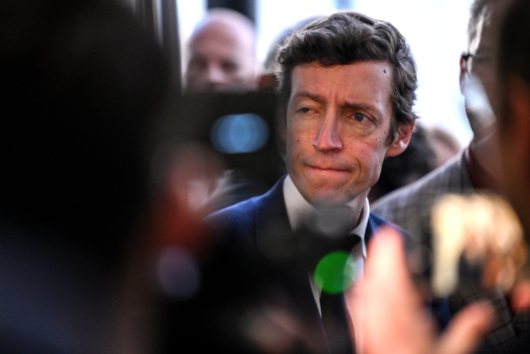 Le ministre de l'Education Edouard Geffray en déplacement dans un lycée le 15 octobre 2026 à Lormont, en Gironde ( AFP / Christophe ARCHAMBAULT )